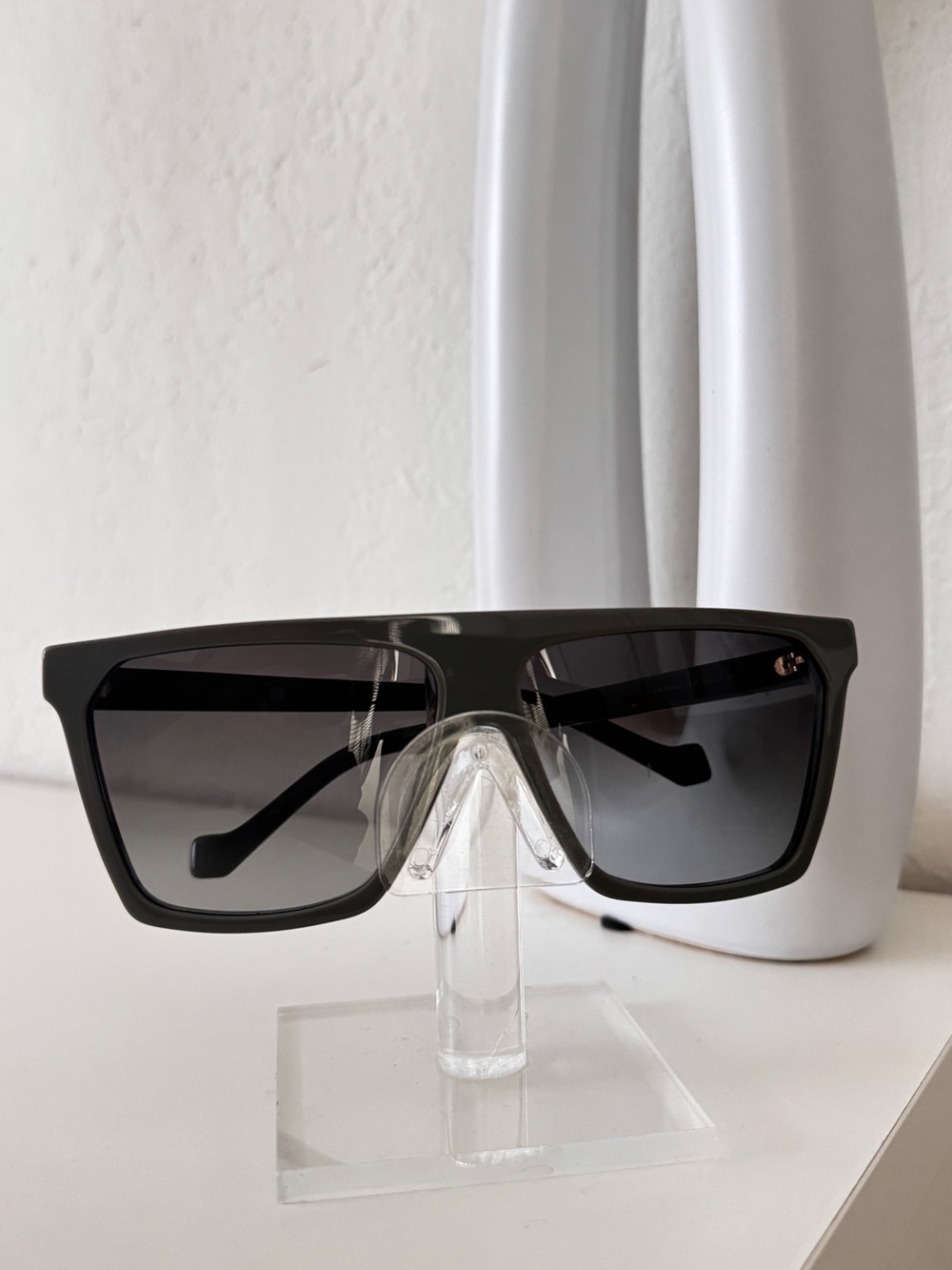 Loewe Green Flat Top Oversized Sunglasess LW400601